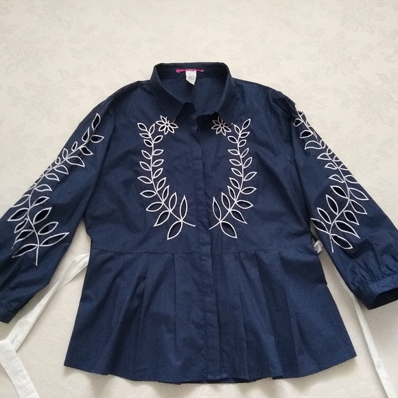 Vintage Tops - Vintage cutout embroidered pintuck peplum shirt